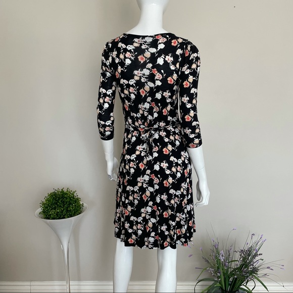 FRENCH CONNECTION Wrap V-neck Black Floral Pattern 3/4 Sleeve Knee Length Dr… - Picture 4 of 9